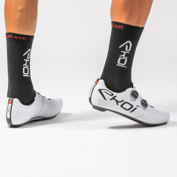 oUTLAST Calcetines NEGROS DE INVIERNO PARA BICICLETA 18 CM