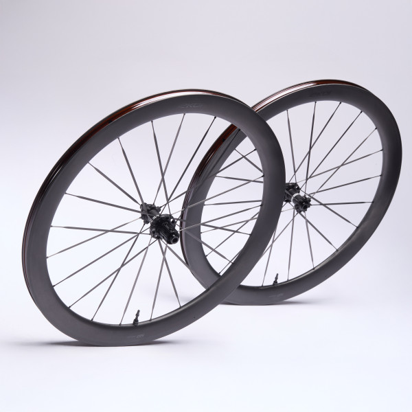 Par de Ruedas EKOI Carbono 50mm Full Black Shimano White