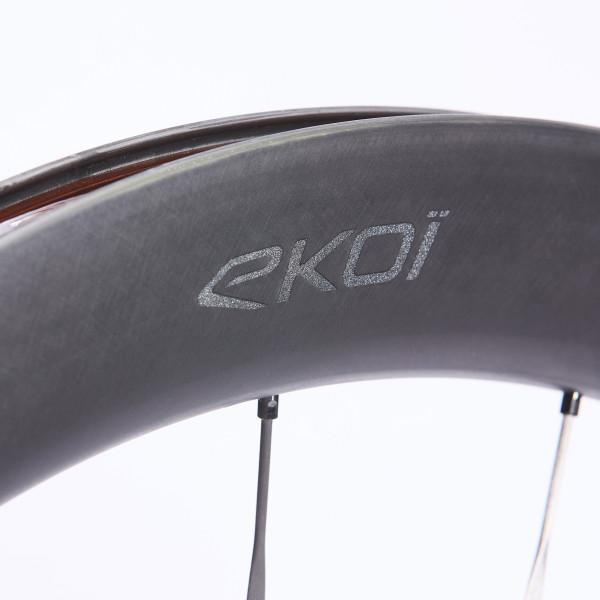 Par de Ruedas EKOI Carbono 50mm Full Black Shimano White